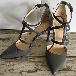 Gray sky’s? Perfect grey leather heel